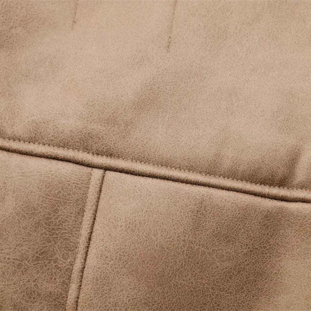 Kort ljusbrun bikerjacka i teddyfodrad design med dragkedja och skärp