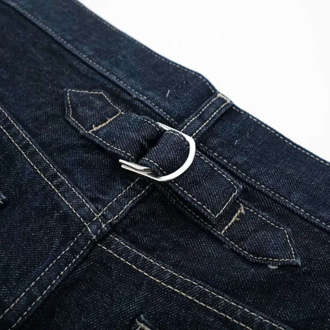 Vida jeans i kraftigt denim med breda uppvik