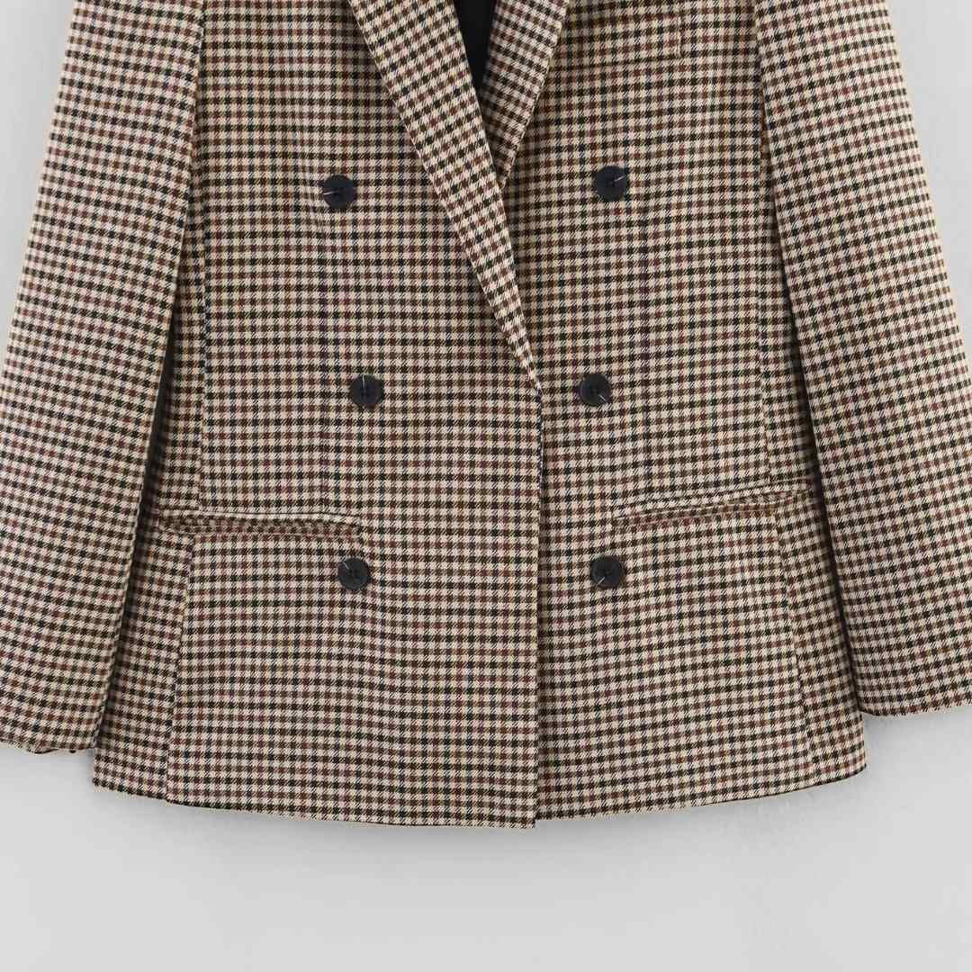 Kavaj i rutmönster med skårad krage dubbelknäppt front och regular passform