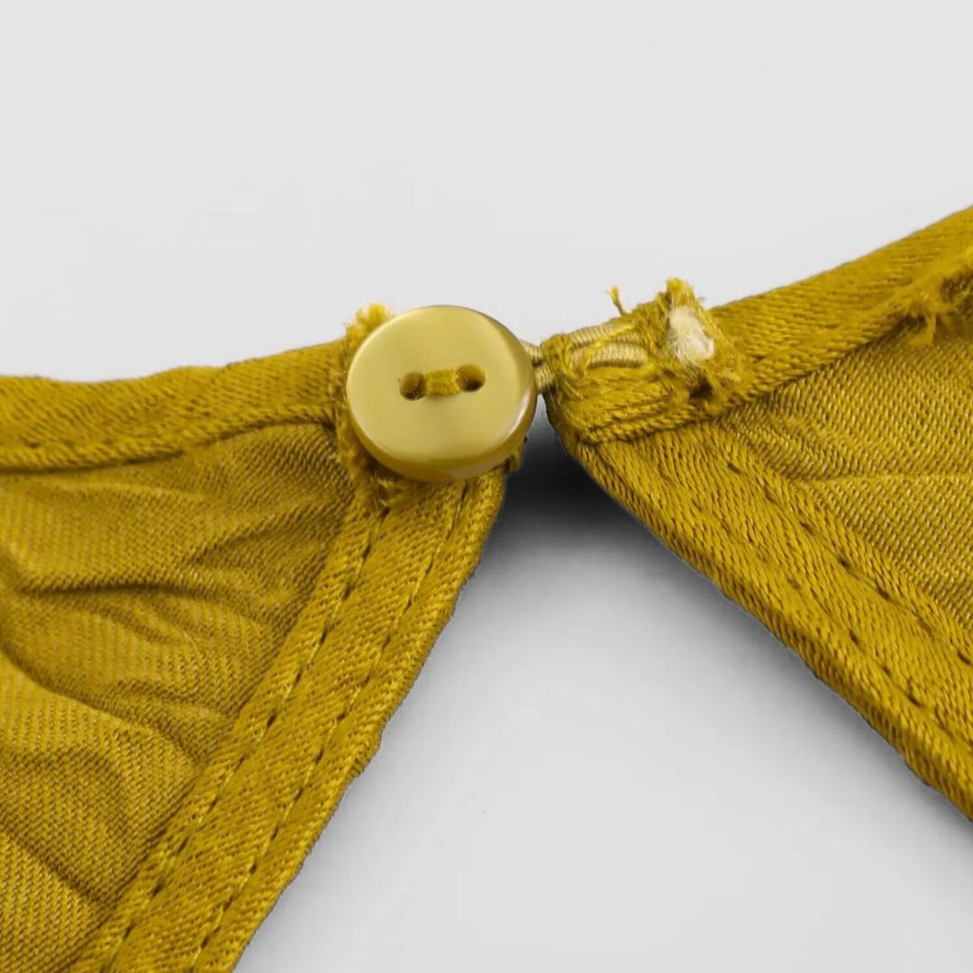 Midiklänning i satinstil med draperad rygg och figurnära passform