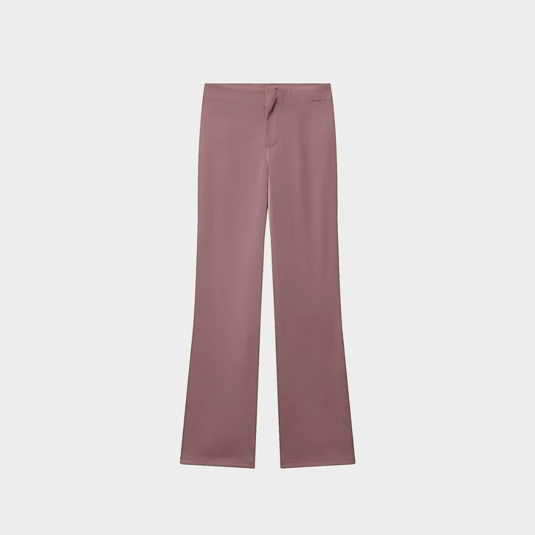 Tvådelat set med asymmetrisk topp och vida byxor – enfärgat eller prickigt