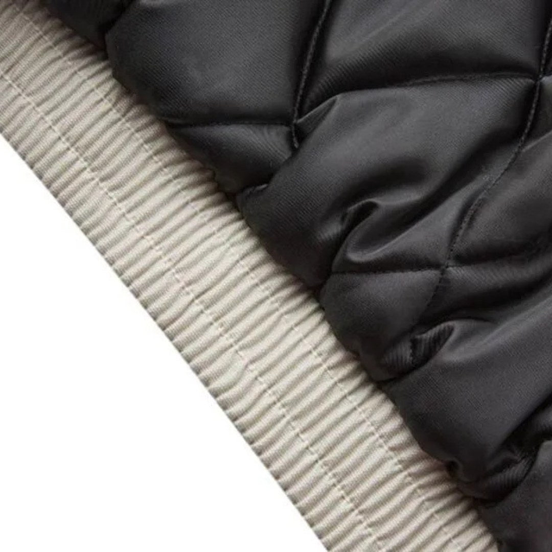 Jacka i bomberstil med huva fuskpälsfoder dragkedja och resårkant