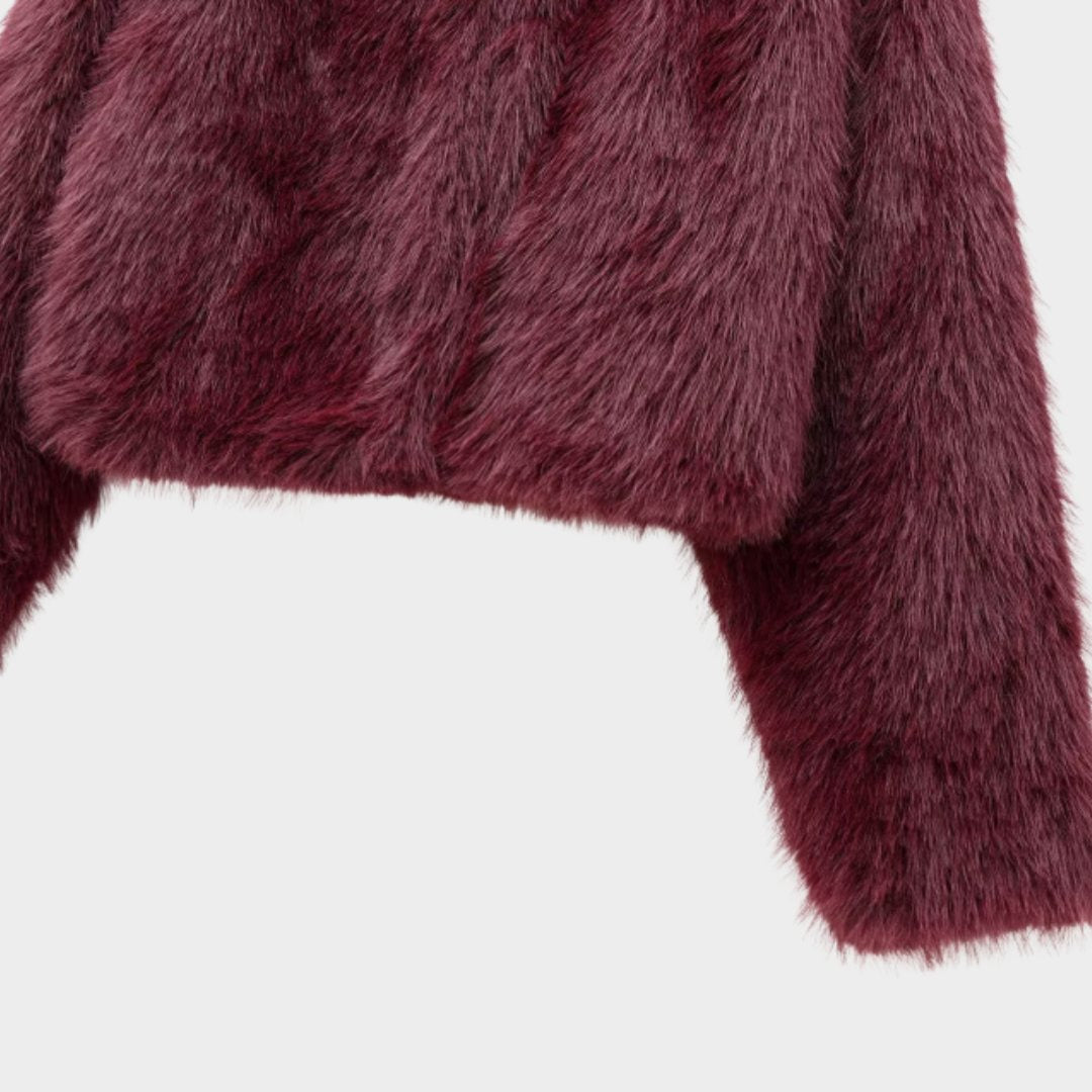 Kort Jacka i fuskpäls med rund hals och knäppning