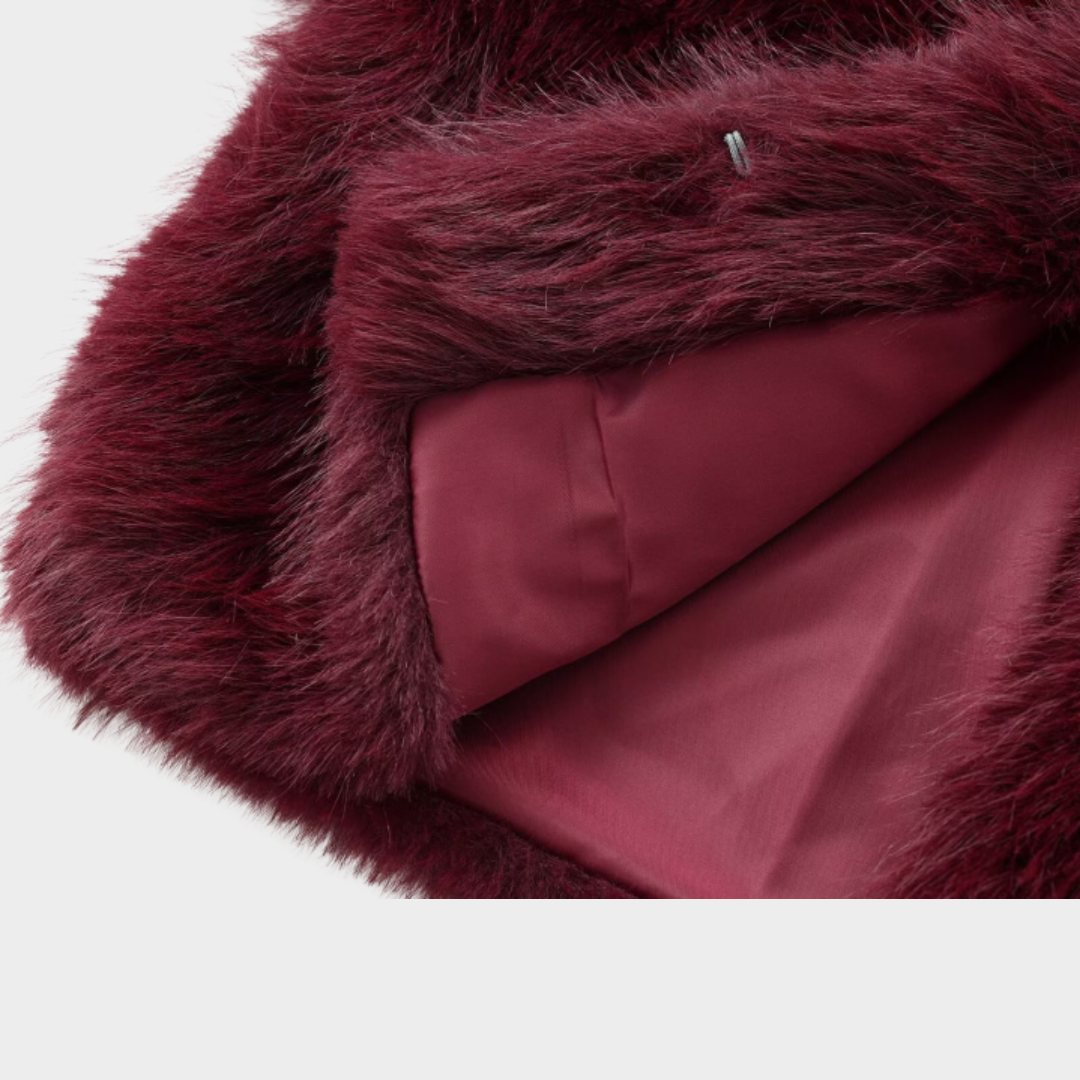 Kort Jacka i fuskpäls med rund hals och knäppning