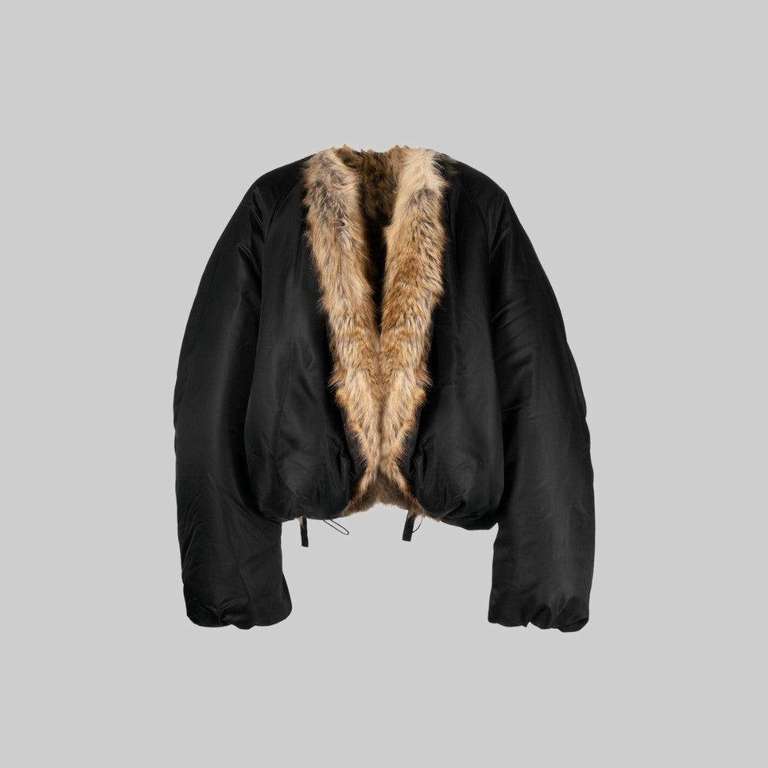 Svart Oversized Bomberjacka med Fuskpälsfoder och Lyxig Satinyta