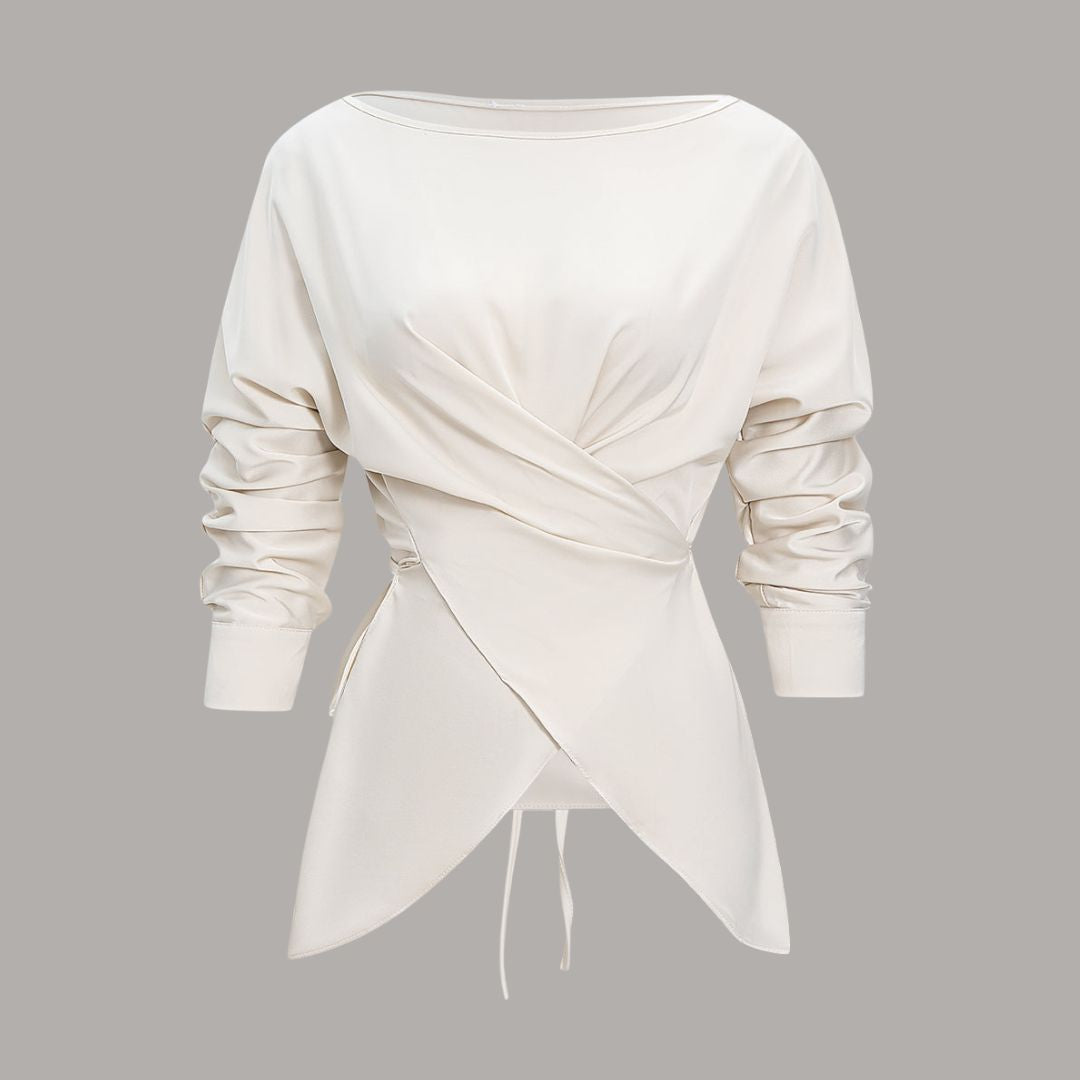 Elfenbensvit omlottblus i satin med midjeband och drapering