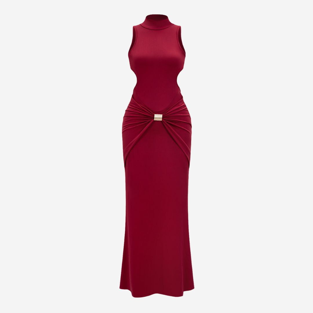 Vinröd ärmlös långklänning i jersey med markerad midja utskurna sidor och elegant detaljspänne framtill