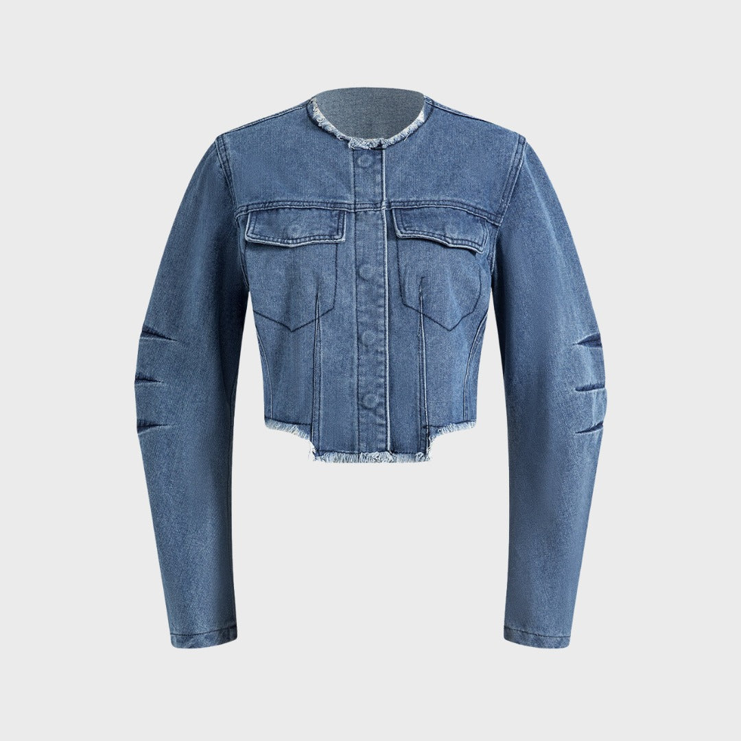 Cropped jeansjacka med rund hals ficklock och rå fåll