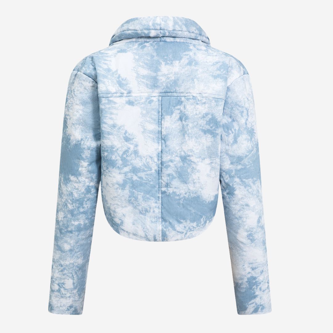 Ljusblå Kort jacka i blåvit batikmönstrad twill med krage och bröstfickor i strukturerad passform för dam