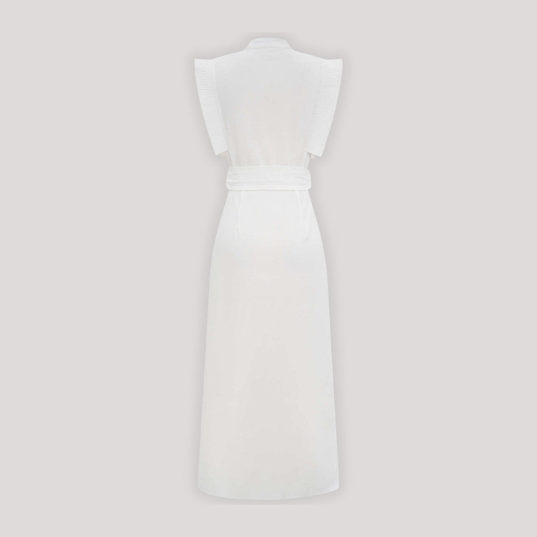 Vit linnemidiklänning med markerad midja, knytband och strukturerade ärmar – sommarklänning i viskos och linne