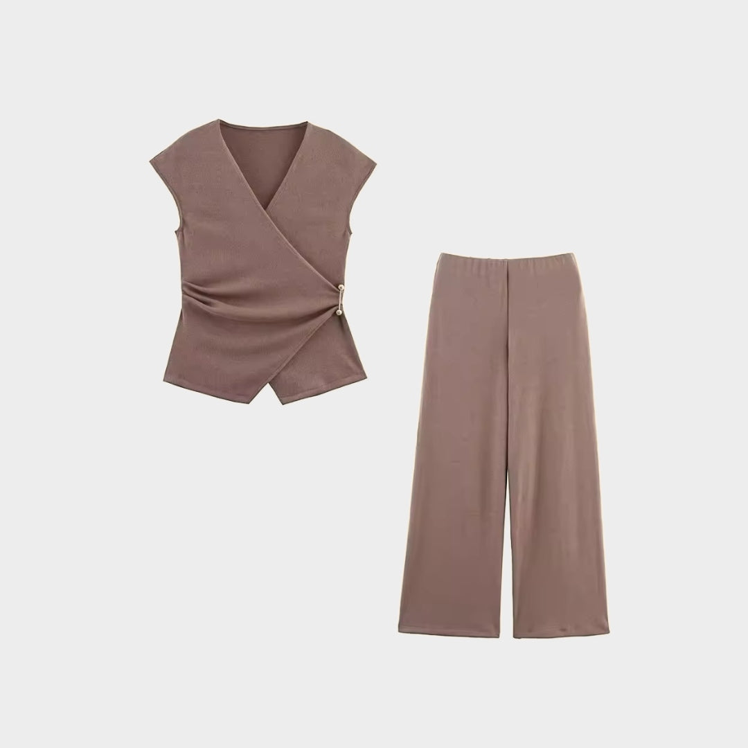 Brun Tvådelat set med omlottopp och vida byxor i stretchigt trikåmaterial