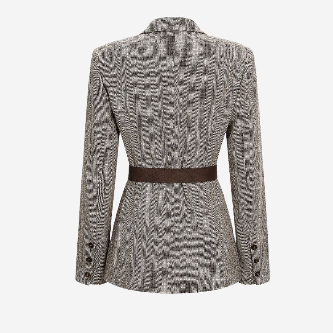 Brun skräddarsydd tweedkavaj med skärp och markerad midja för en tidlös kontorsstil