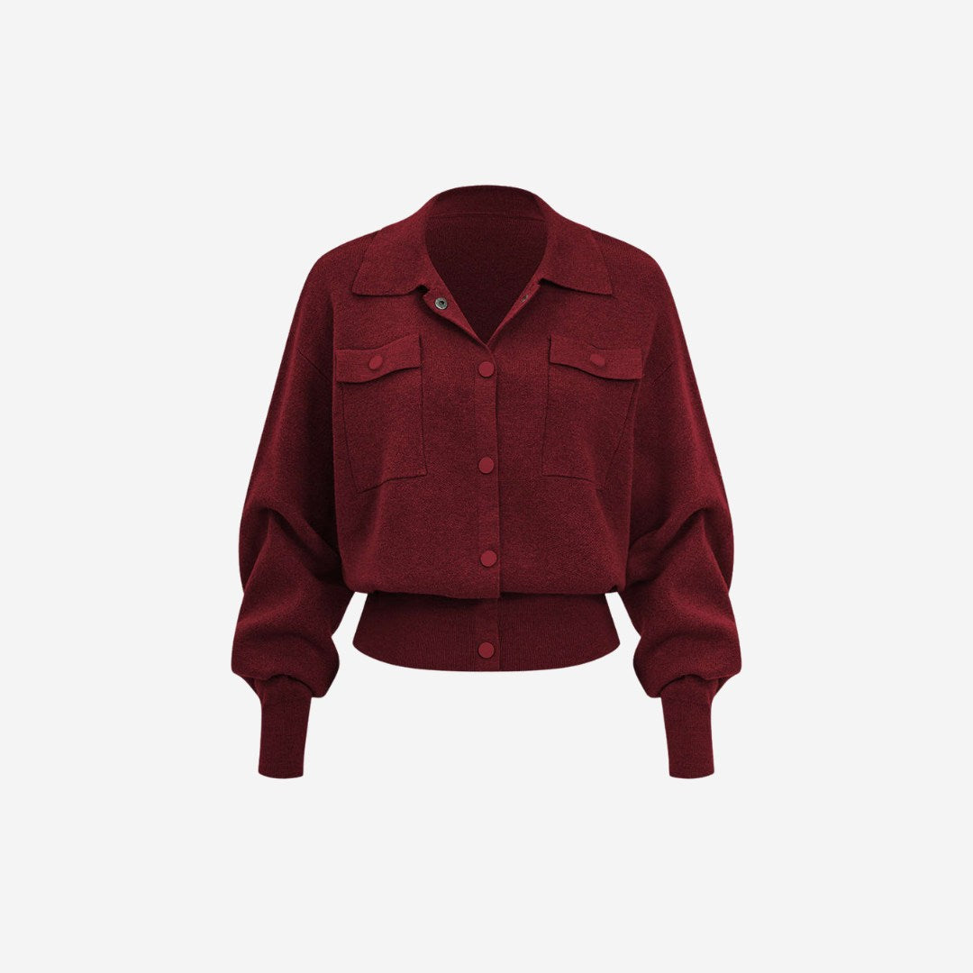 Stickad skjortkofta med bröstfickor och ribbade muddar