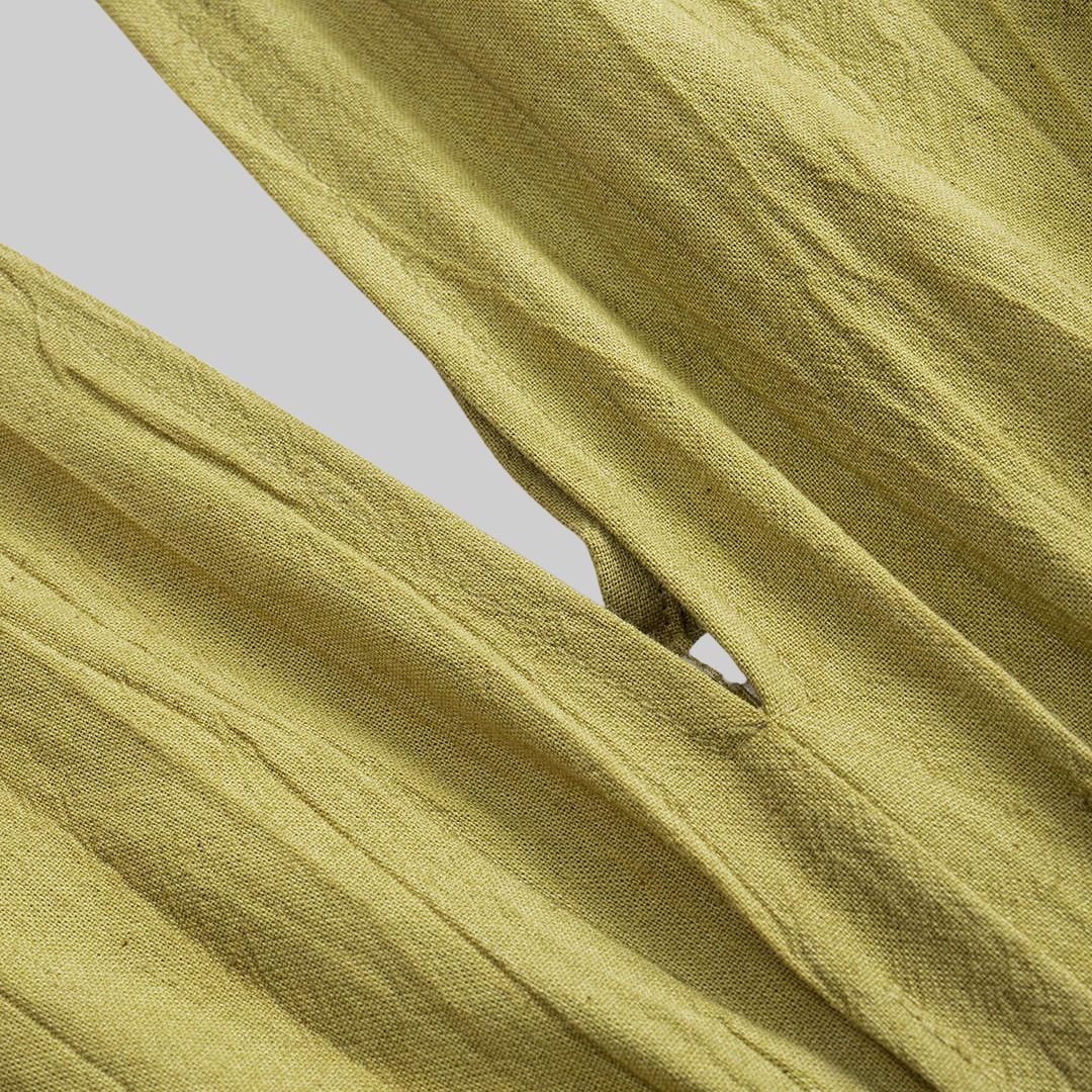 Olivgrön Kort topp i linne-viskosblandning med veckad midja, v-ringning och vida ärmar