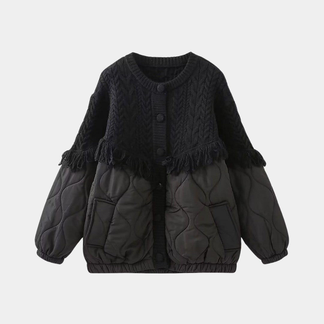 Stickad och vadderad jacka med fransdetalj och quiltade paneler