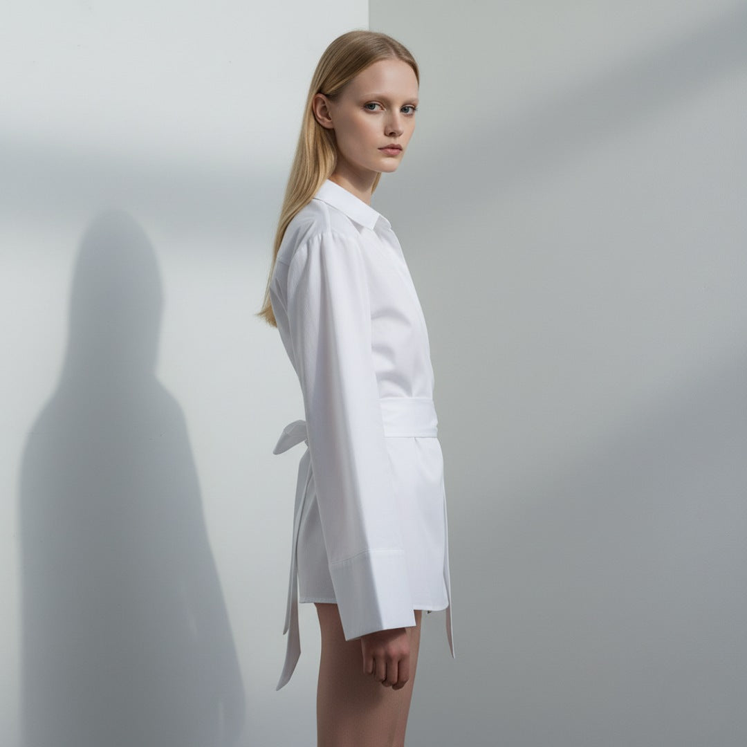 Omslagsblus med V-ringning och vida ärmar