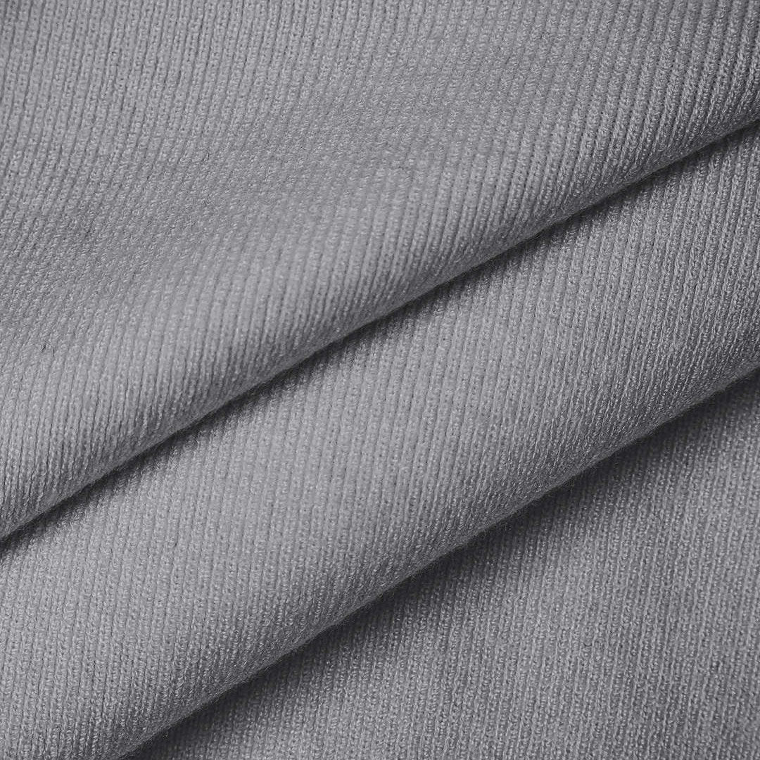 Grå slim fit stickad topp med asymmetrisk knappdetalj och rund halsringning