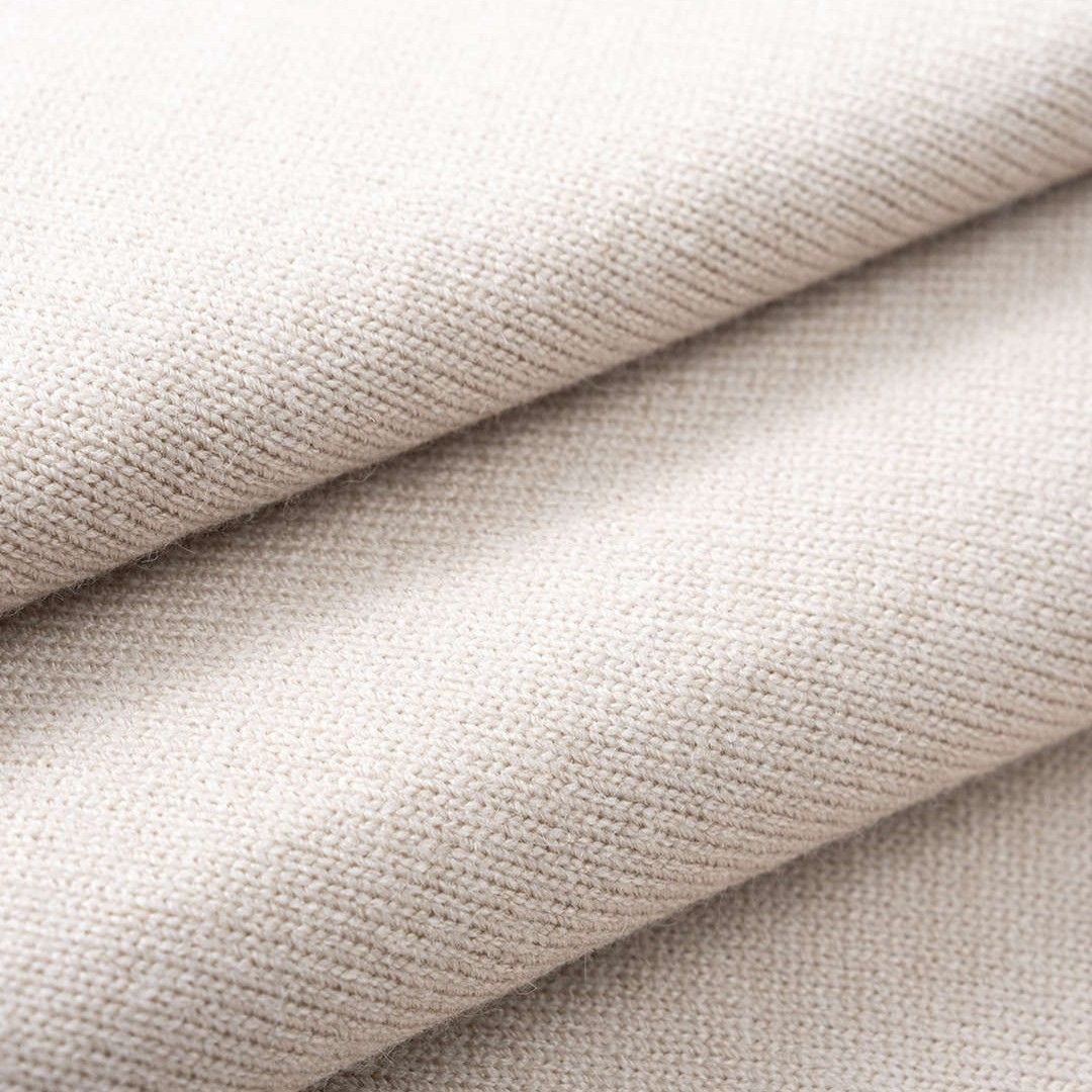 Lång stickad kjol i mjuk jerseykvalitet med utsvängd silhuett och bekväm midja