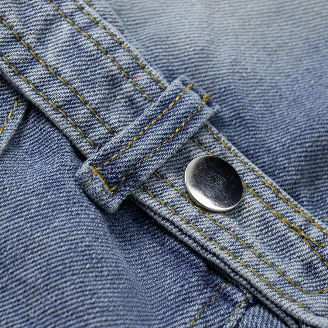 Oversize denimjacka med avslappnad passform och knappstängning