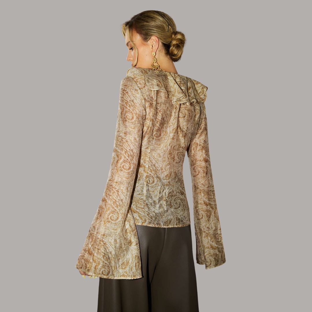 Khaki paisleymönstrad topp med volangdetaljer och utsvängda ärmar i figurnära jersey