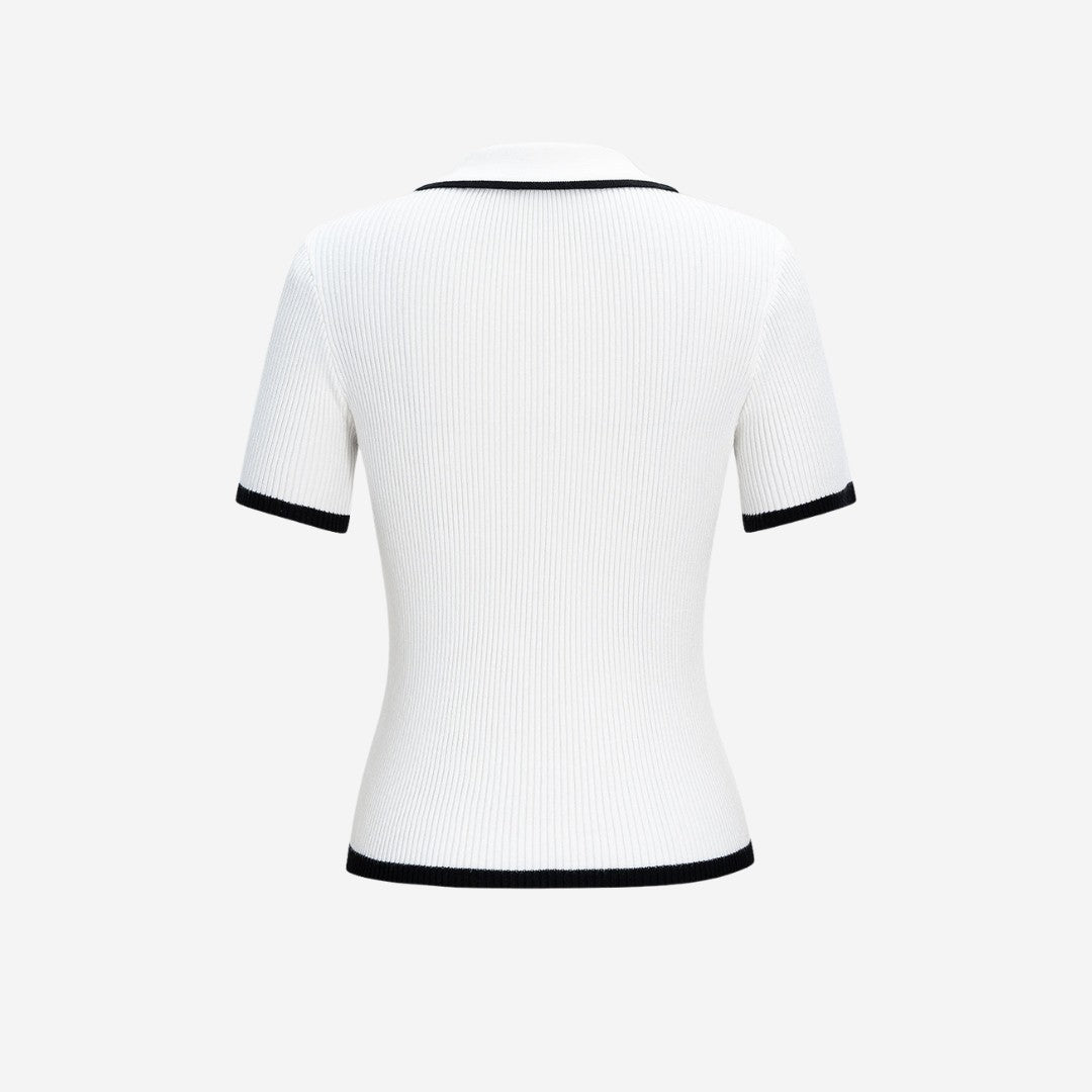 Ribbad stickad topp med pikékrage och knappar