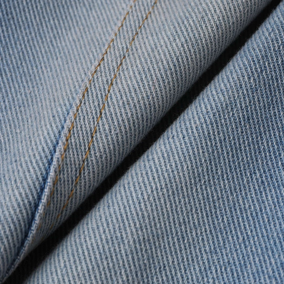 Tvåfärgad jeanskavaj med twill och oversized passform