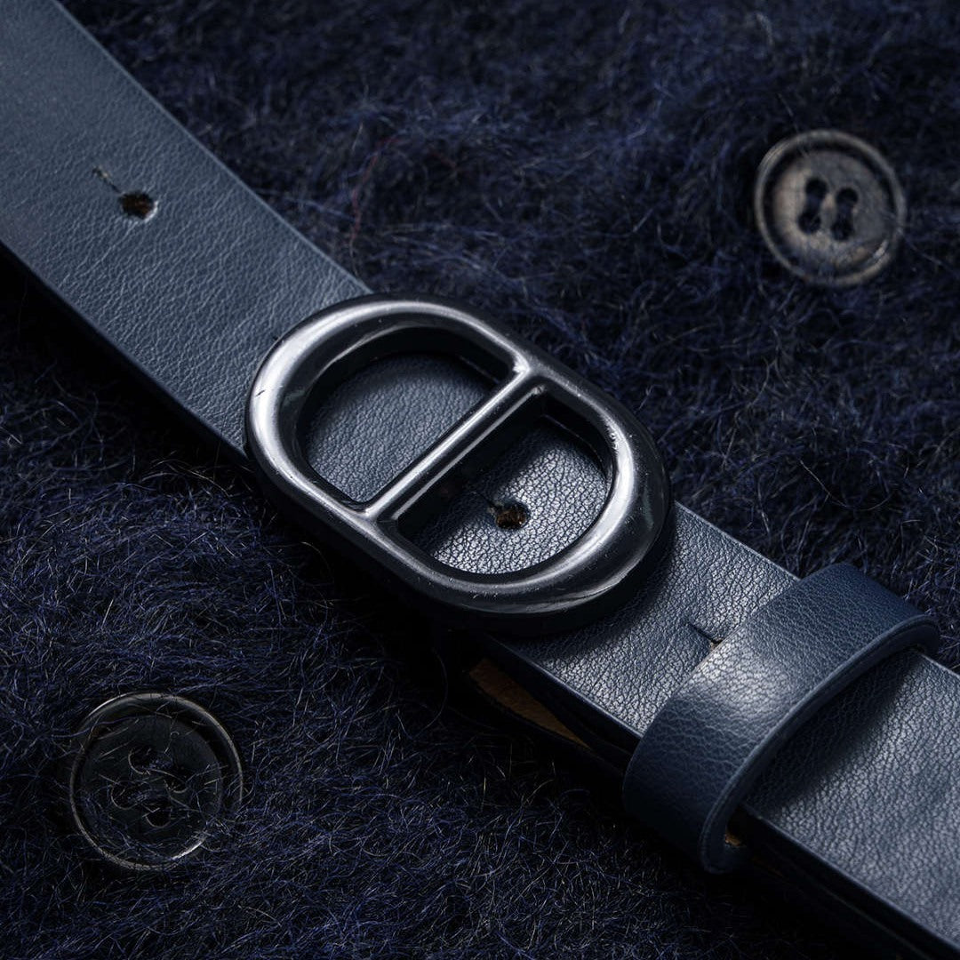 Marinblå fluffig stickad cardigan med bälte och knappar framtill