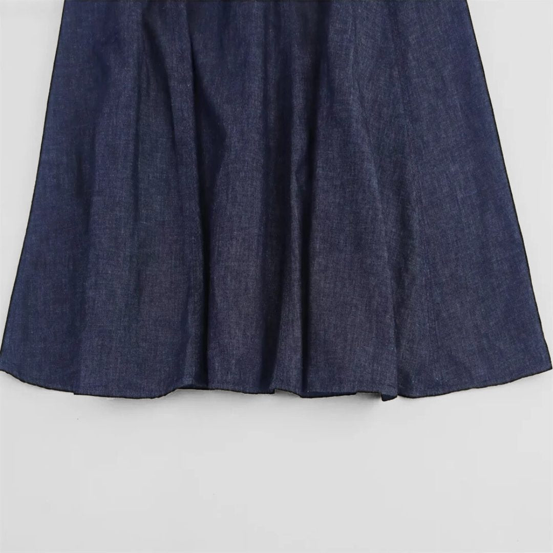 Mörkblä ärm lös midiklänning med rund hals och A linje silhuett