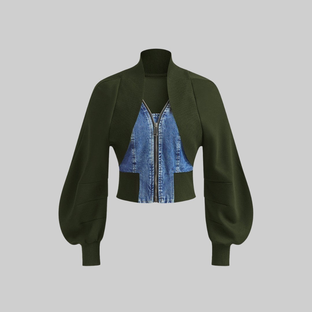 Kort stickad jacka med deniminsats och vida ärmar