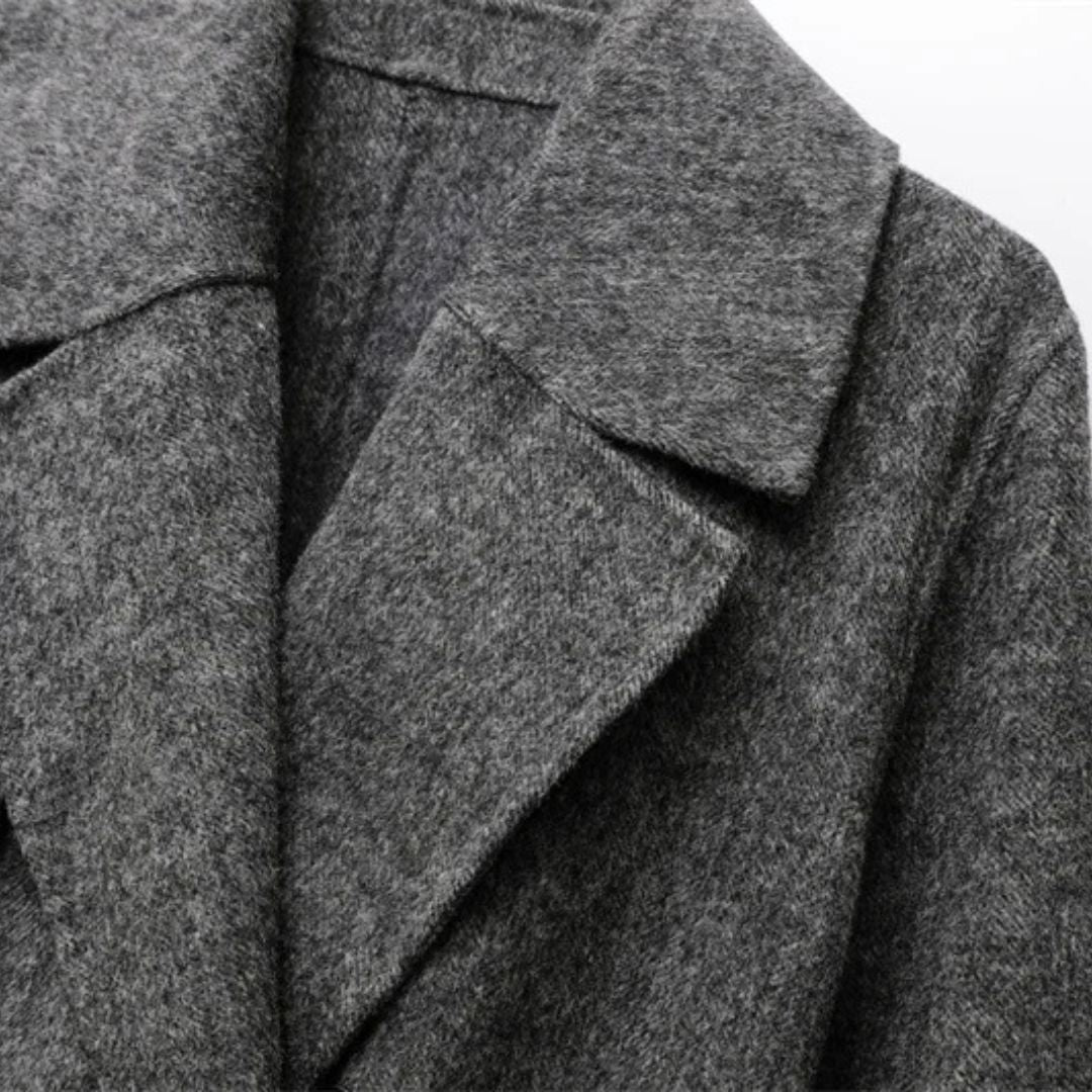 Grå ullmix-trenchcoat med skärp och dubbelknäppning