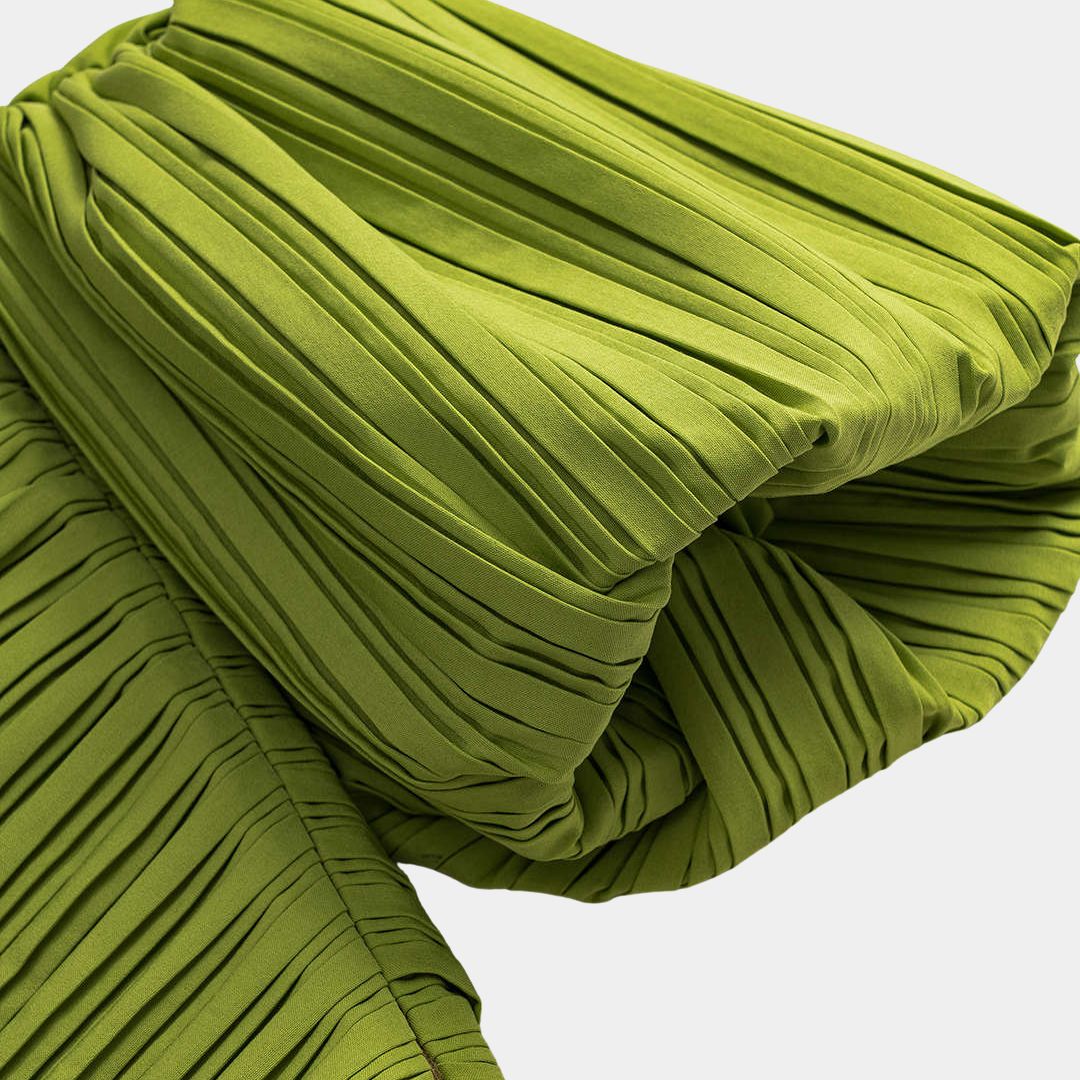 Plisserad axelbandslös topp med voluminösa ärmar och knytband i midjan