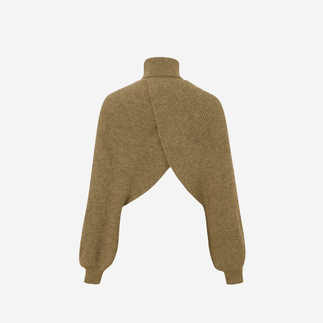 Stickad bolero med omlottdesign, polokrage och lös passform