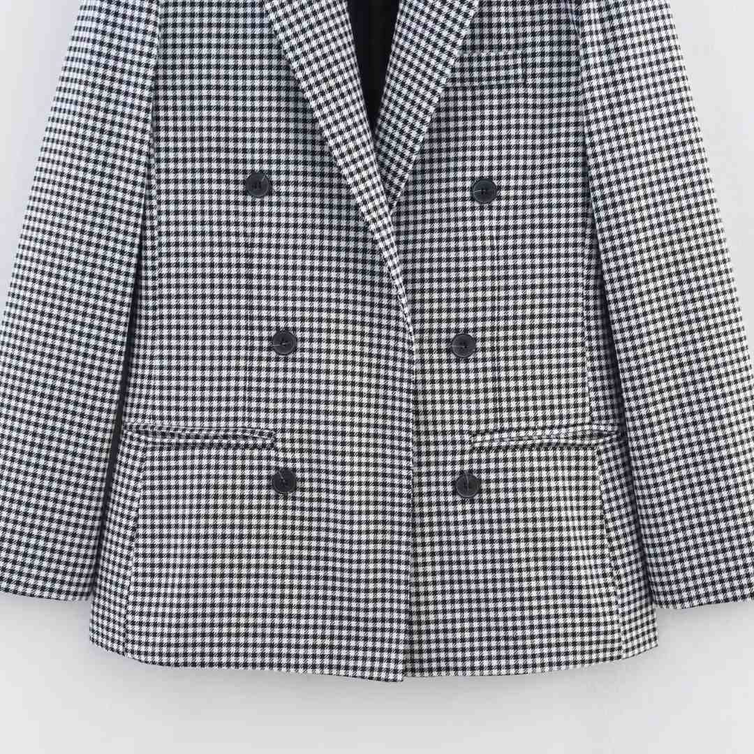 Kavaj i rutmönster med skårad krage dubbelknäppt front och regular passform