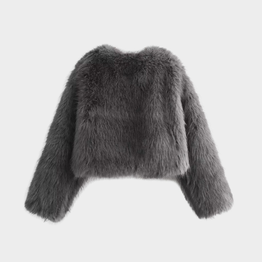 Kort Jacka i fuskpäls med rund hals och knäppning