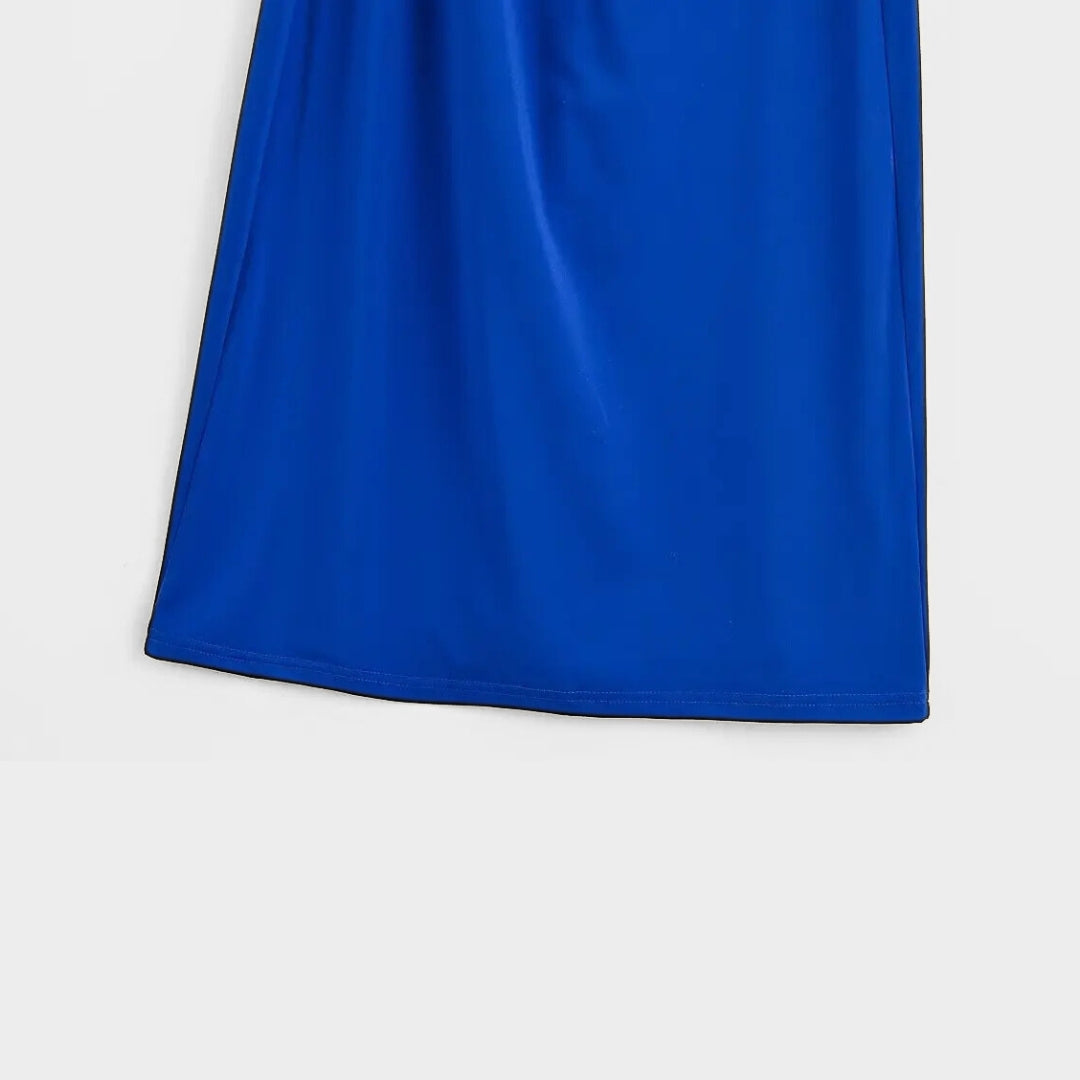 Blä Maxiklänning med asymmetrisk drapering och enaxlad design i vävt tyg