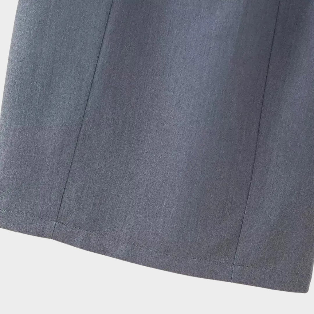 Grå Ärmlös klänning med spetskant och raka linjer