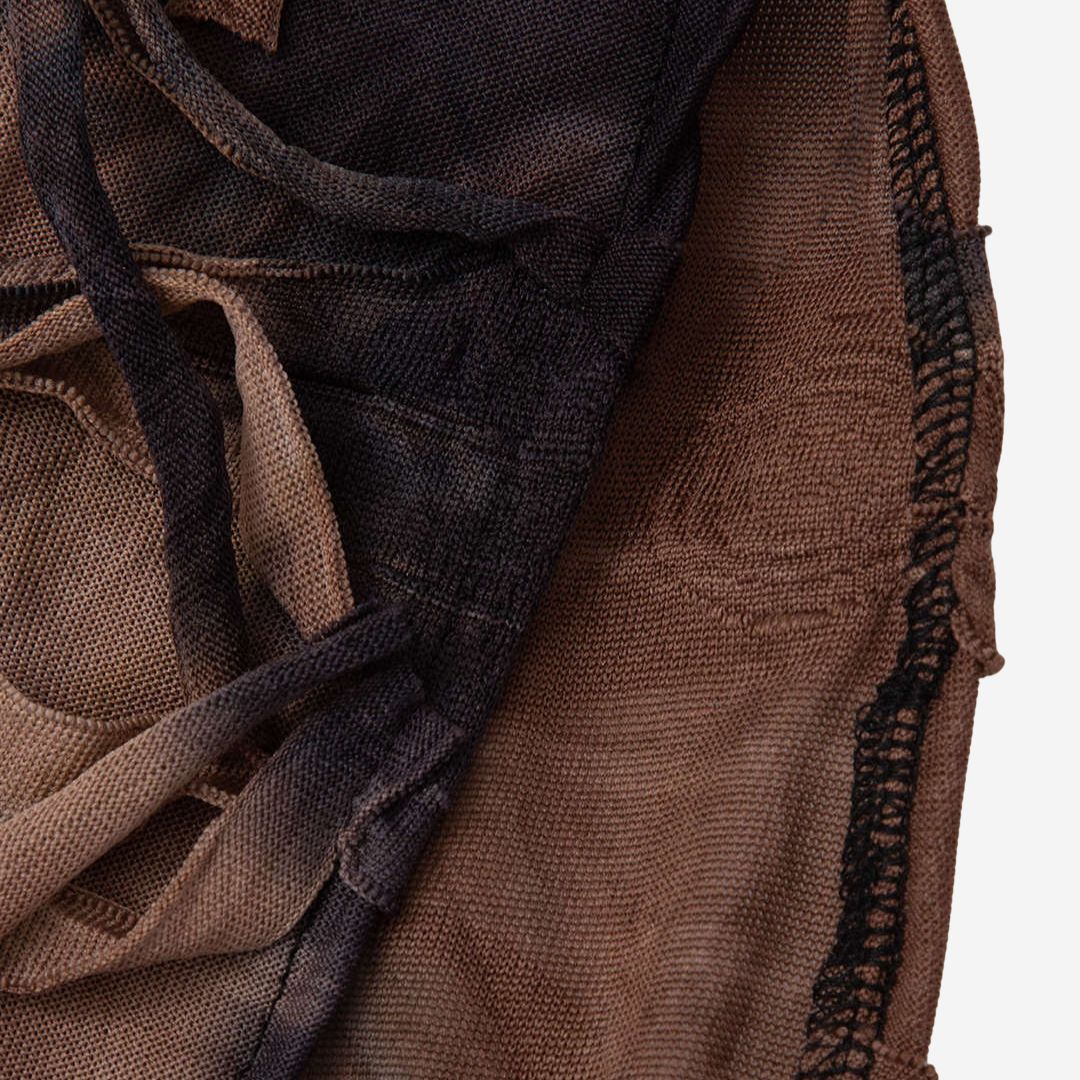 Midiklänning i bränd tie-dye-effekt med råa sömmar och knytbar halterneck