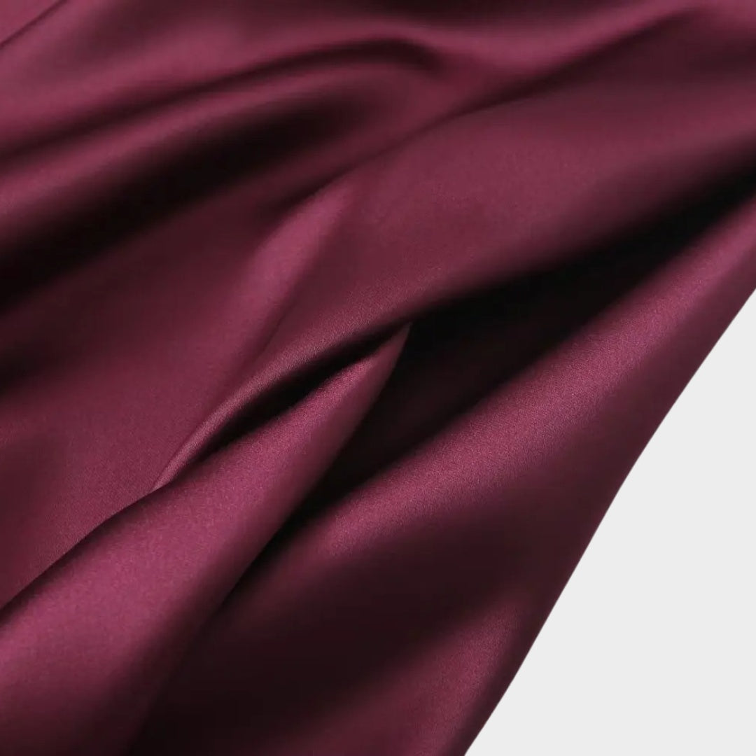 Satinkjol i midilängd med hög midja och A-linjeform