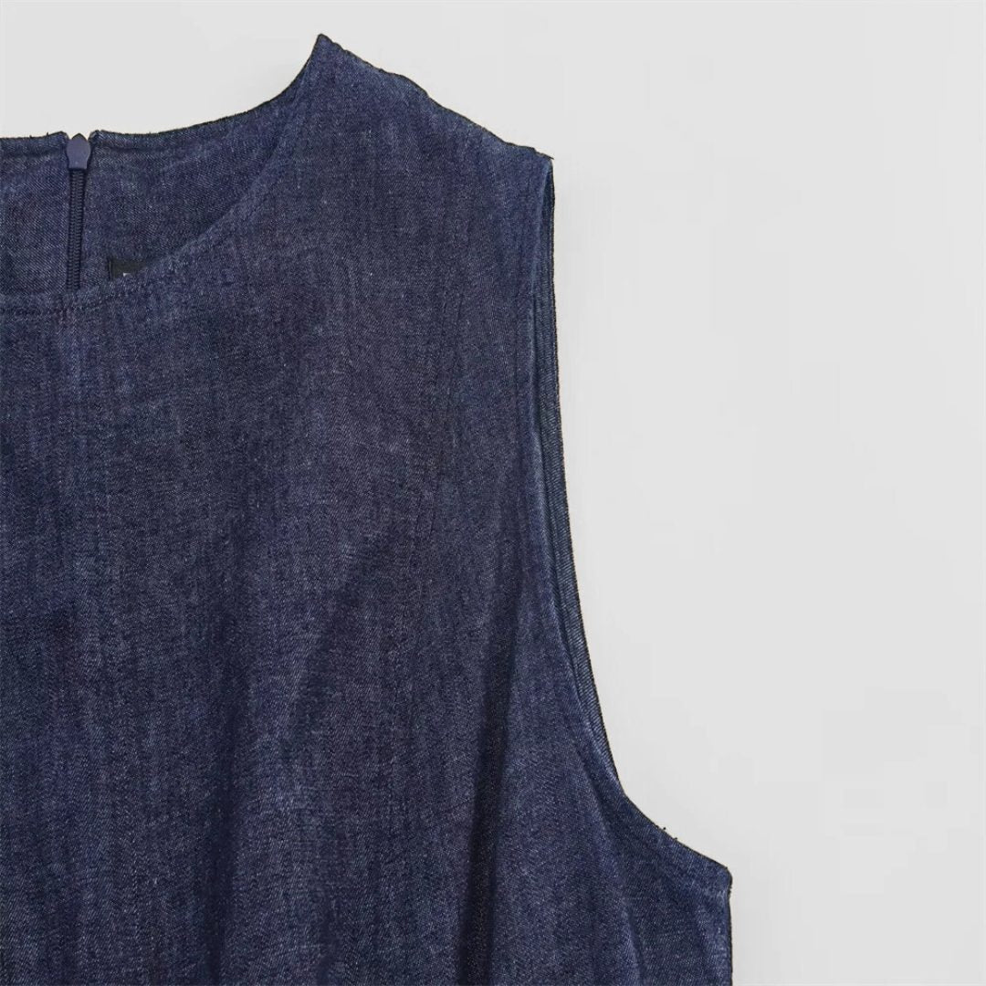 Mörkblä ärm lös midiklänning med rund hals och A linje silhuett