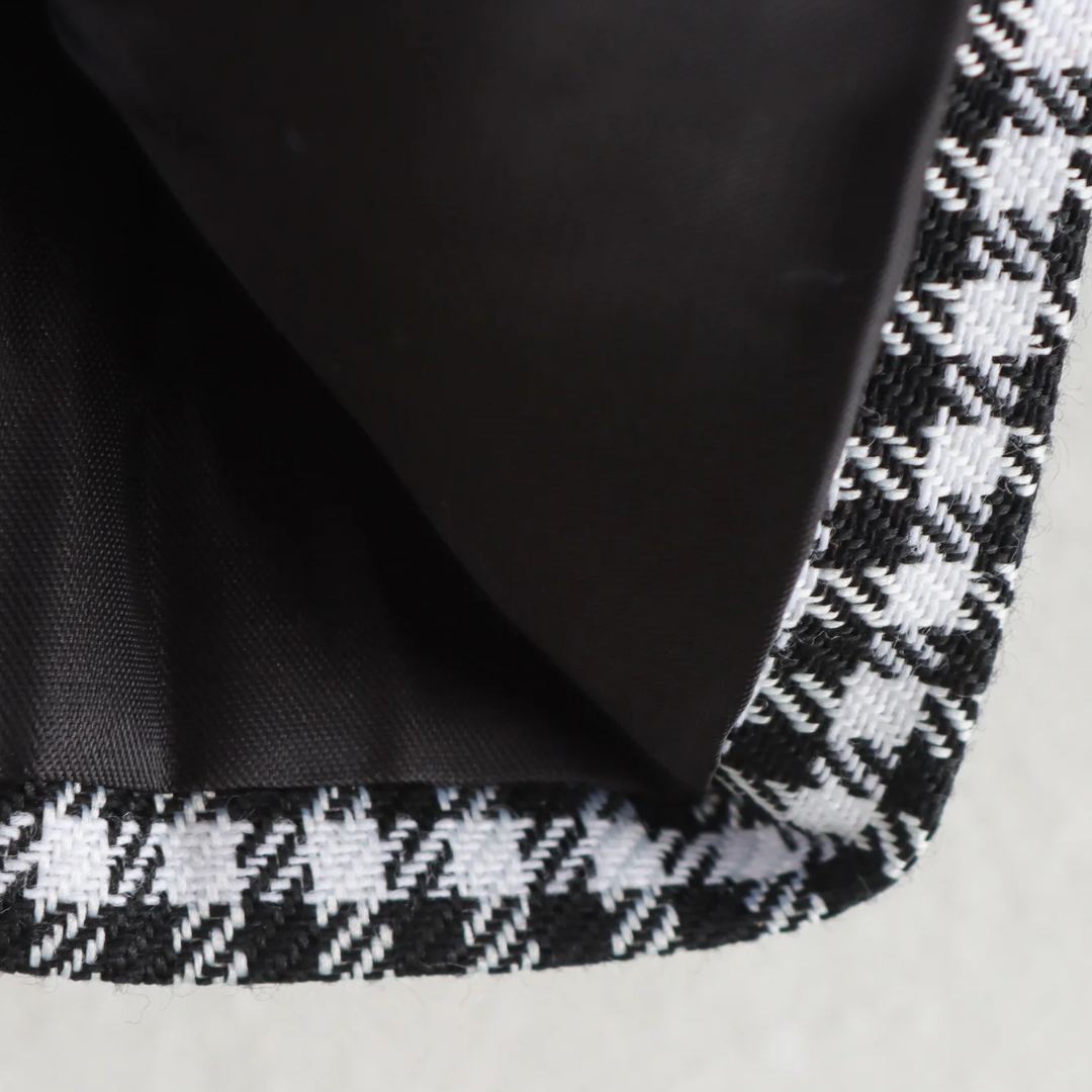 Kavaj i rutmönster med skårad krage dubbelknäppt front och regular passform