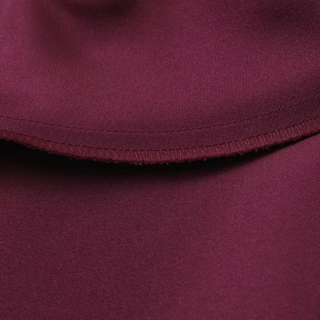 Satinkjol i midilängd med hög midja och A-linjeform