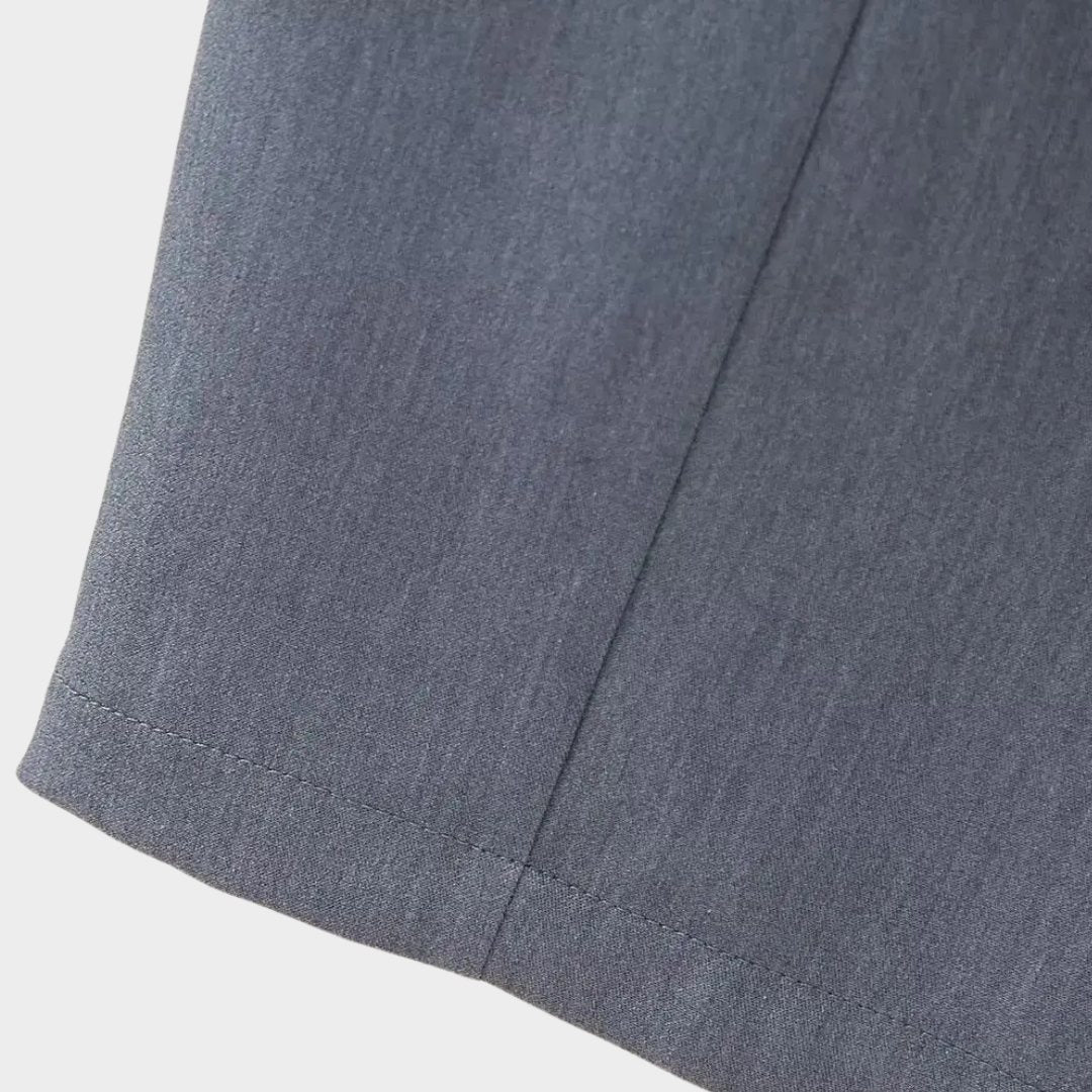 Grå Ärmlös klänning med spetskant och raka linjer