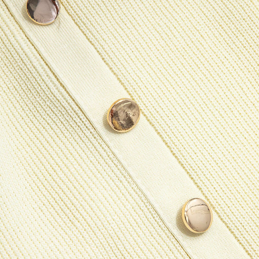 Ärmlös ribbad midiklänning med knappar och ficklock