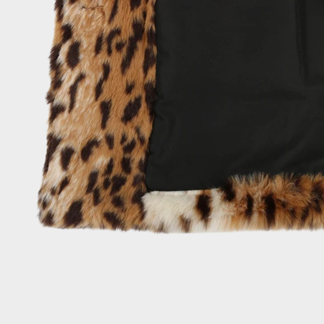 Leopardmönstrad fuskpälsjacka med dubbelknäppning