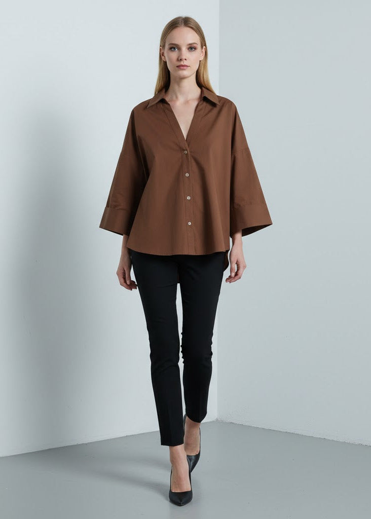 Oversize skjorta med knappstängning och uppvikta ärmar