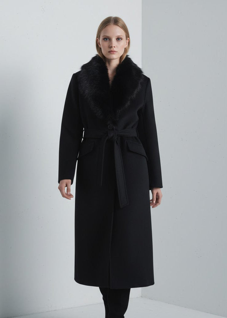 Lång kappa med fuskpälskrage midjebälte och knäppning