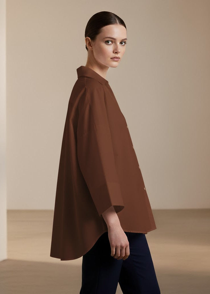 Oversize skjorta med knappstängning och uppvikta ärmar