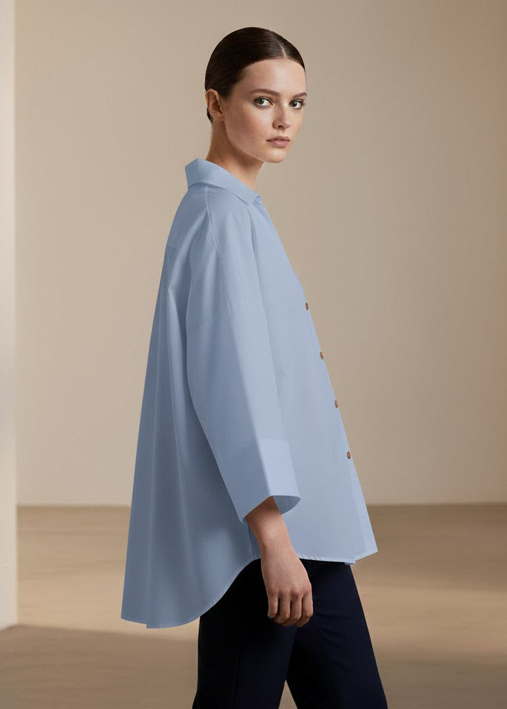 Oversize skjorta med knappstängning och uppvikta ärmar