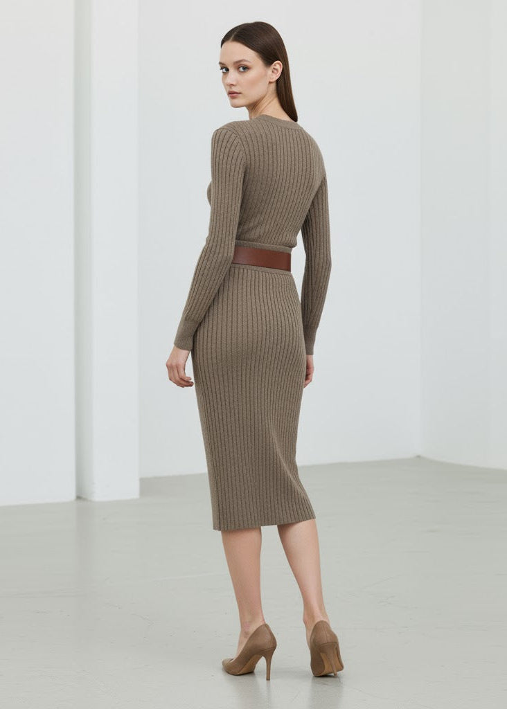 Ribbstickad midikjol med avtagbart bälte och figurnära passform